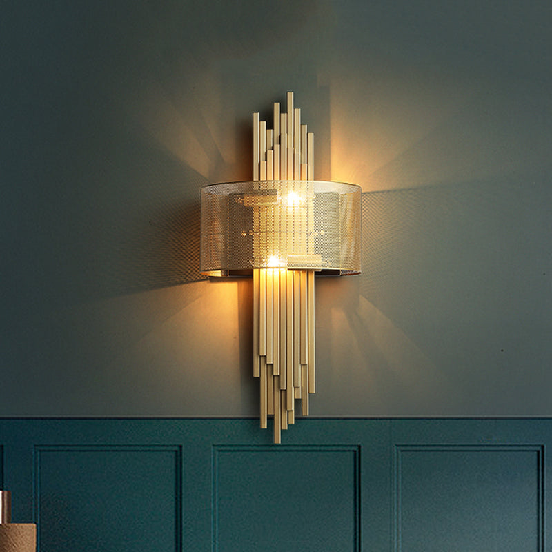 Colonial Linear Wall Lampe Sconce 2 LICTES METAL MELL LIGHTSURS EN GOL avec un écran de maille à l'extérieur