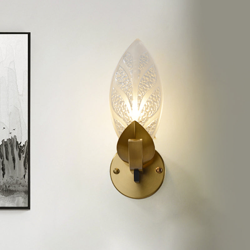 Colonialist Leaf Shaped Wall Light 1 Bulb Frosted Textured Glass Wall Mounted Lighting in Gold