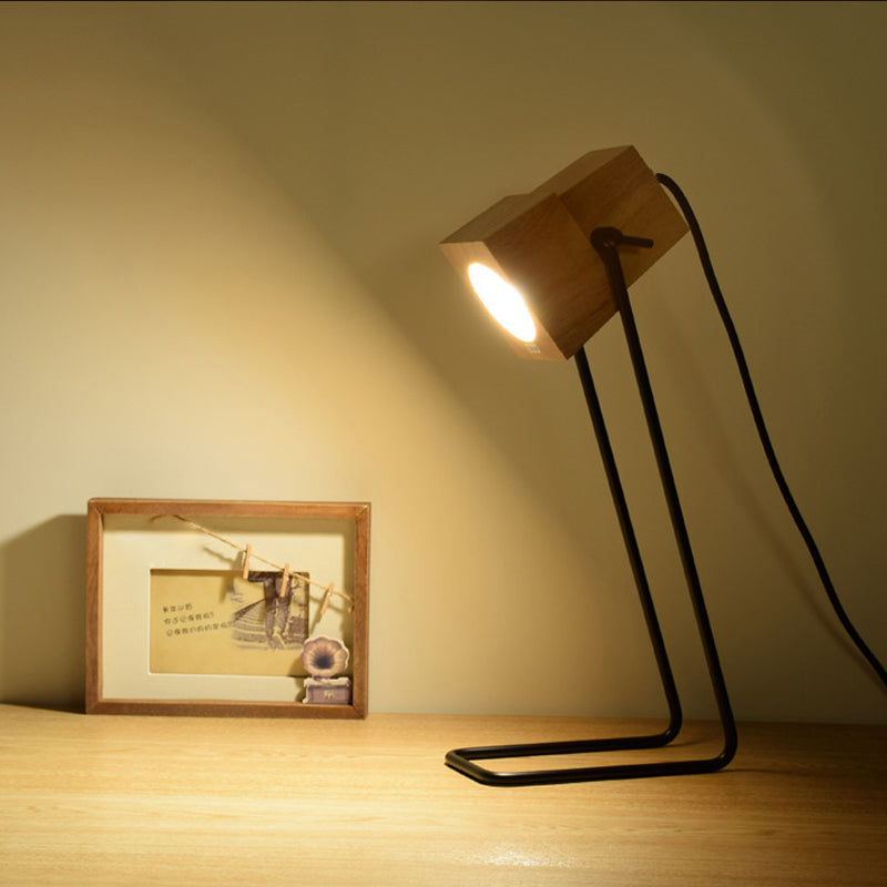 Trapeze noire noire lampe à table en bois LED LETTANDE DE LED LED avec base inclinée