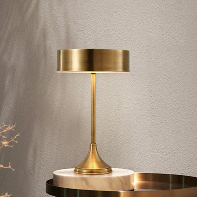 1 Head Metallic Table Light Colonial Brass Finish Round Bedside Nightstand Lighting with Base