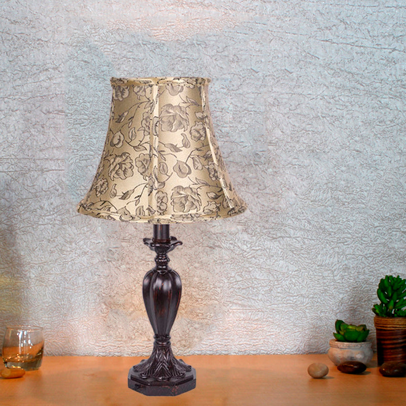 Tissu beige table de chevet de la lampe