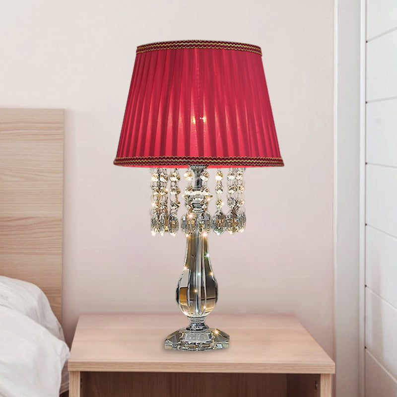 Beige/bordeaux/hemelblauw 1 lamp nachtkastje lamp traditionele heldere kristallen kralen bel/geplooide schaduw tafellicht voor slaapkamer