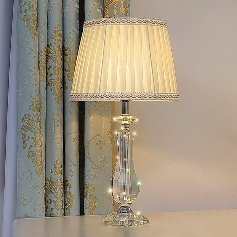 1 hoofd uitlopende/geplooide schaduwtafellamp Traditioneel beige beige/bordeaux/hemelblauwe stof nachtkastje lamp met kristallen kolom