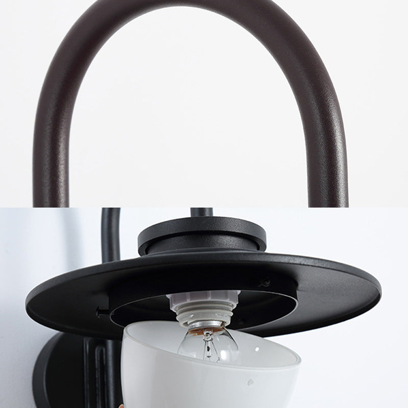 Milchglas Kaffee Wandleuchte konisch