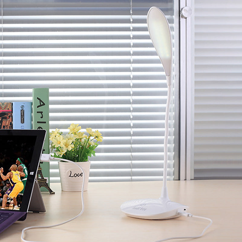Silikonschlauch Touch-sensitiver Schreibtisch Lampe Einfache LED LED dritte Gang-Tischlampe für das Lesen des Studiums