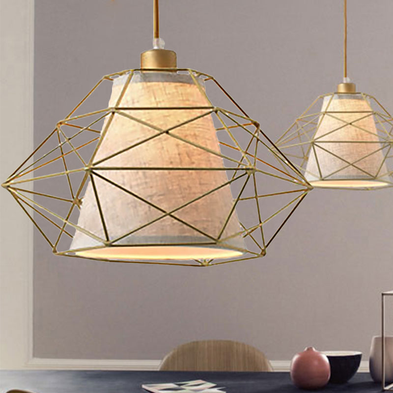 Lámpara de techo de diamantes negros/dorados 1 Luz de alambre moderno enjaulada de alambre moderno para el comedor