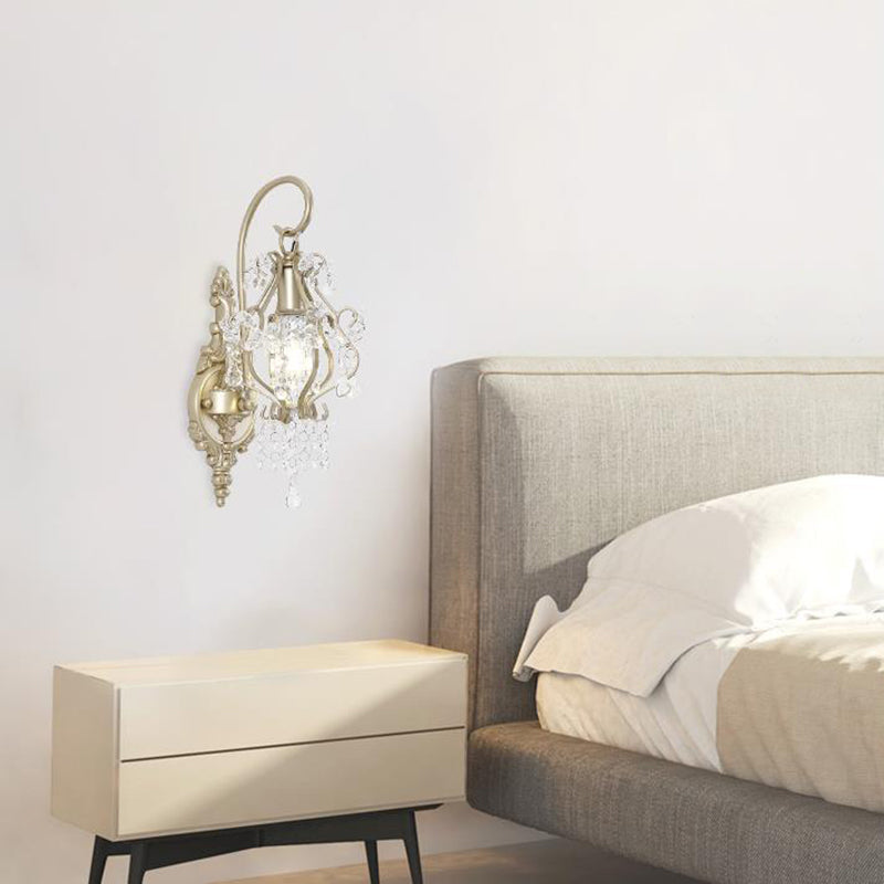 Duidelijke kristal kralen streng wandlamp vintage stijl 1 lamp sconce verlichtingsarmatuur met gebogen arm in champagne