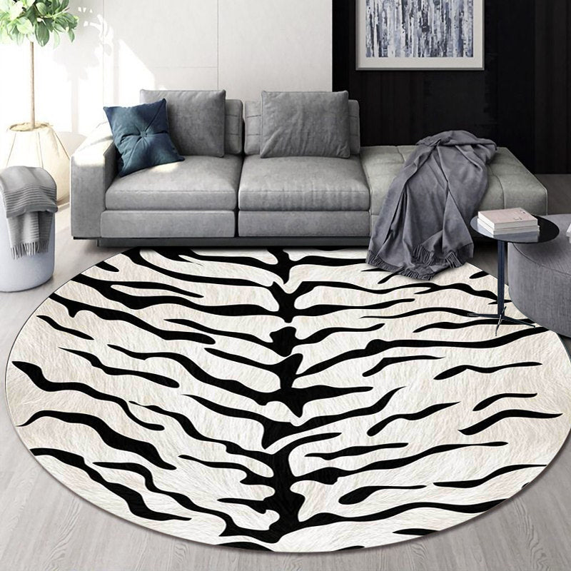 Black and White Contemporary Rug Polyester Tiger Skin Print Rug Washable Non-Slip Backing Carpet for Living Room