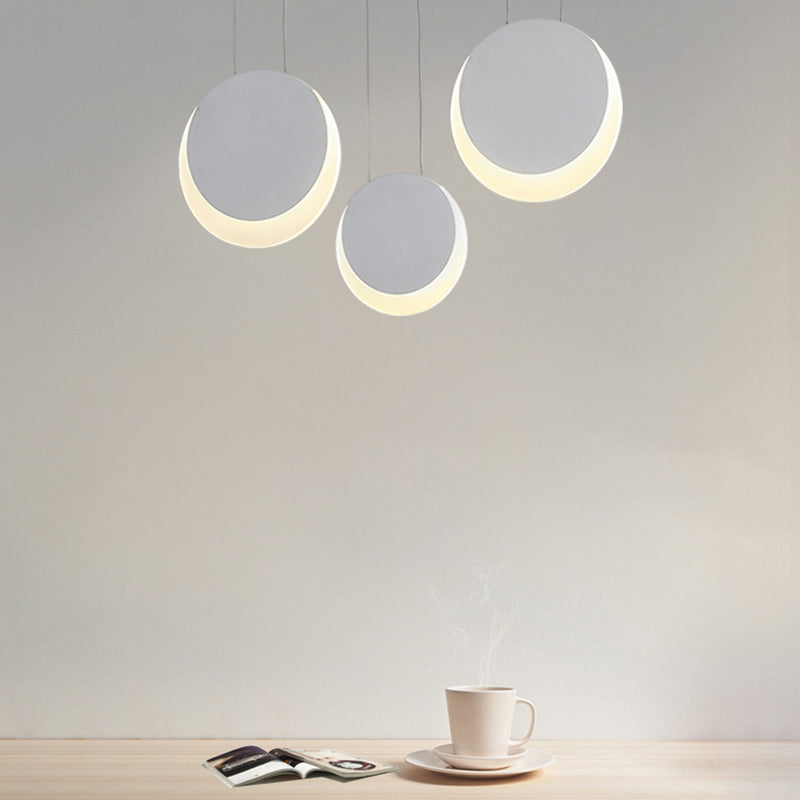 Luz de colgante LED simplicidad colgante de suspensión blanca con sombra acrílica de borde en forma de media luna con luz cálida/blanca, 6.5 "/8.5" W