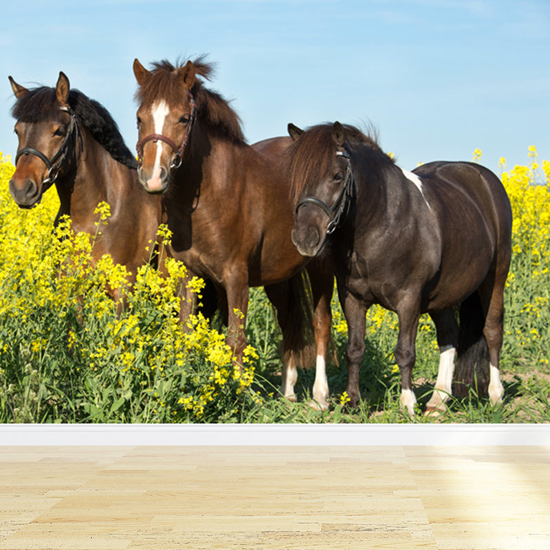 Horses Print Mural Decal Contemporary Non-Woven Texture Wall Art in Pastel Color