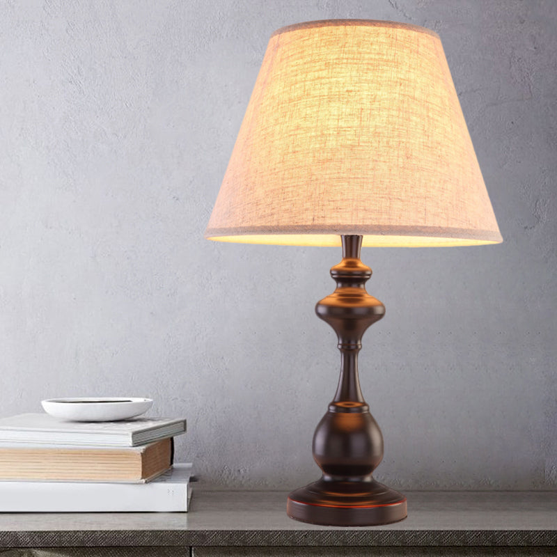 Lampada da notte marrone a 1 lampadina in tessuto da lettura a forma conica, illuminazione per comodino
