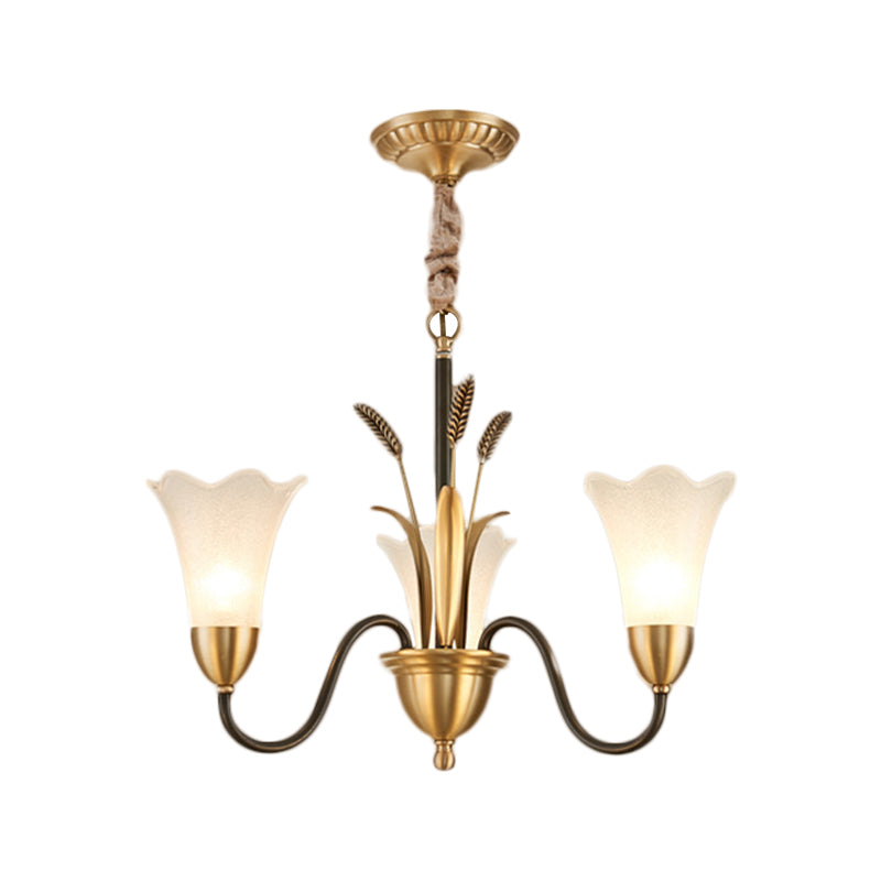 Traditionelle Blütenkronleuchter -Lampe 3/6 Köpfe Creme Glashängung Beleuchtung mit gebogenem Arm in Messing