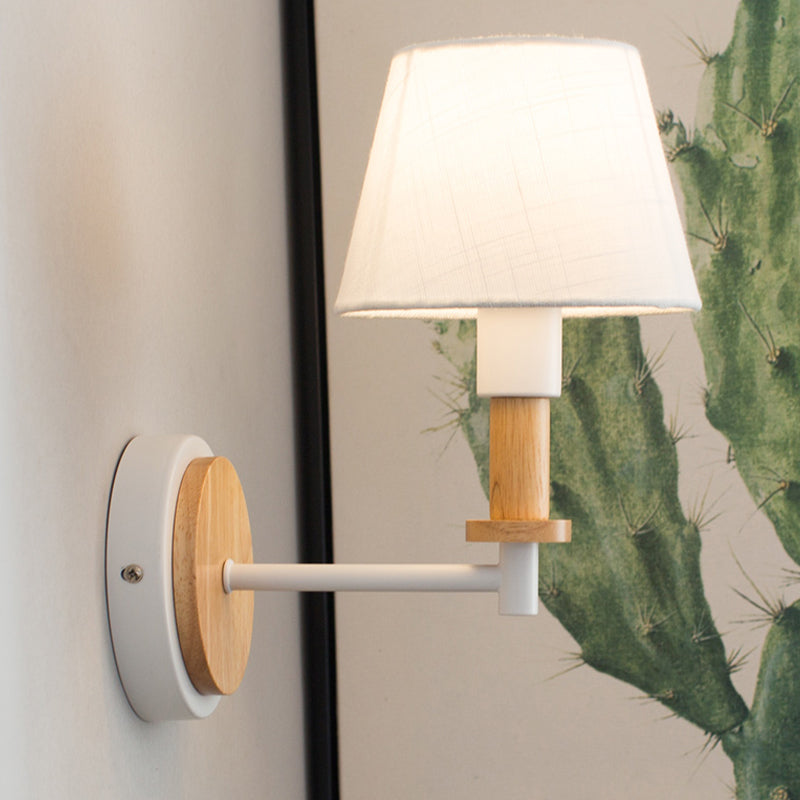 Luz de montaje de pared de tela cónica Nordic 1 bomba lámpara de pared negra/blanca con brazo en ángulo recto en blanco/luz beige