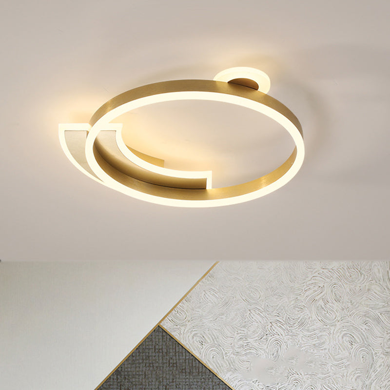 18"/26" Width Halo Ring Dining Hall Flushmount Lighting Metal Modern LED Flush Ceiling Lamp in Gold