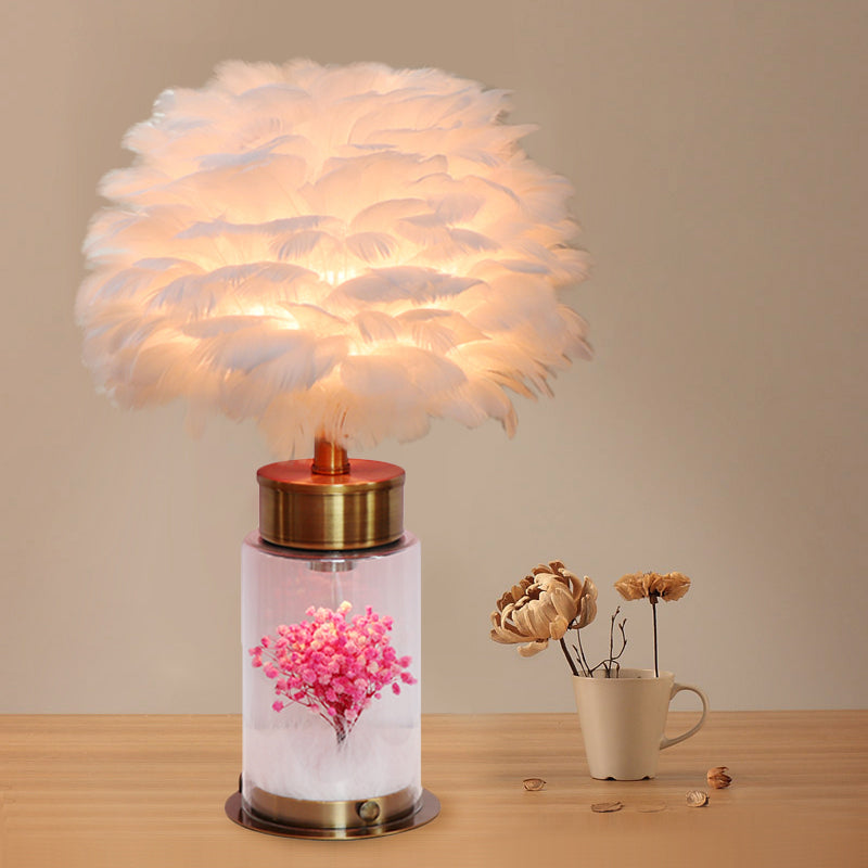 Lampe d'étude du globe de plumes nordique 1 Bureau de bureau avec base de bouteille et décoration de fleurs intérieures en gris / blanc / rose