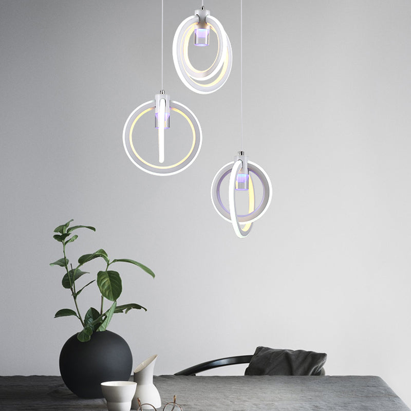 Costilla acrílica de órbita simple Coste de 3 luces Luz de techo colgante para sala de estar para sala de estar