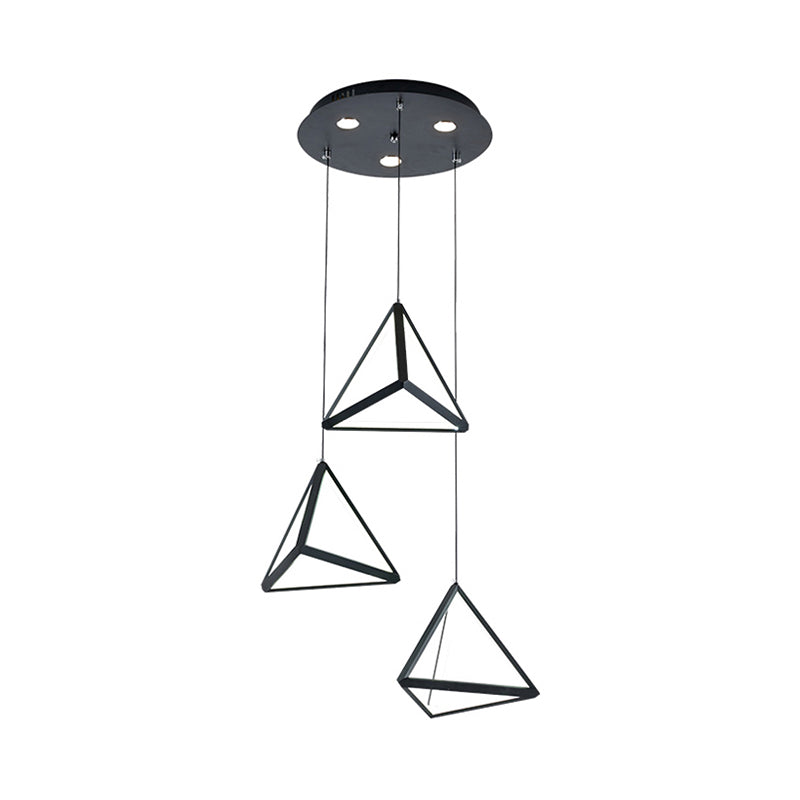 3 luces Costeo de clúster de comedor con sombra acrílica piramidal luz de techo colgante negro en luz cálida/blanca