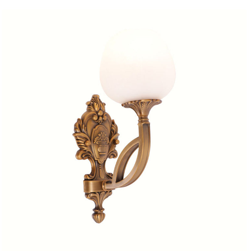 Lampe à fleurs rurales à fleur 1 clair d'éclairage mural en verre à la crème légère en laiton avec plaque arrière sculptée