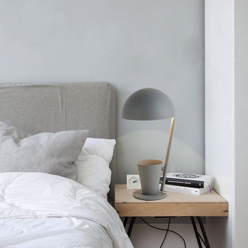 Lámpara de escritorio de tono metálico de domo Estilo contemporáneo 1 Bulbo de lectura negra/gris Luz de libro con taza de almacenamiento
