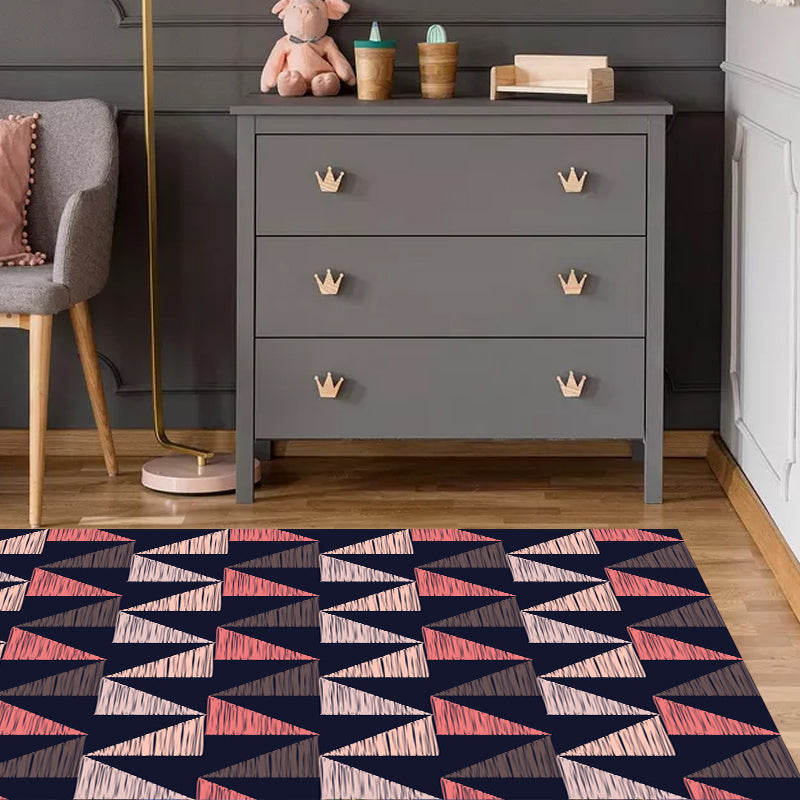 Black Bedroom Rug Modern Geometric Triangle Pattern Area Rug Polyester Stain-Resistant Carpet