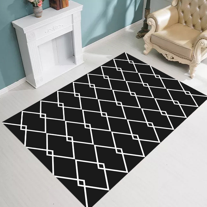 Scandinavian Modern Rug in Black Geometry Rhombus Pattern Rug Polyester Anti-Slip Carpet for Home Decoration