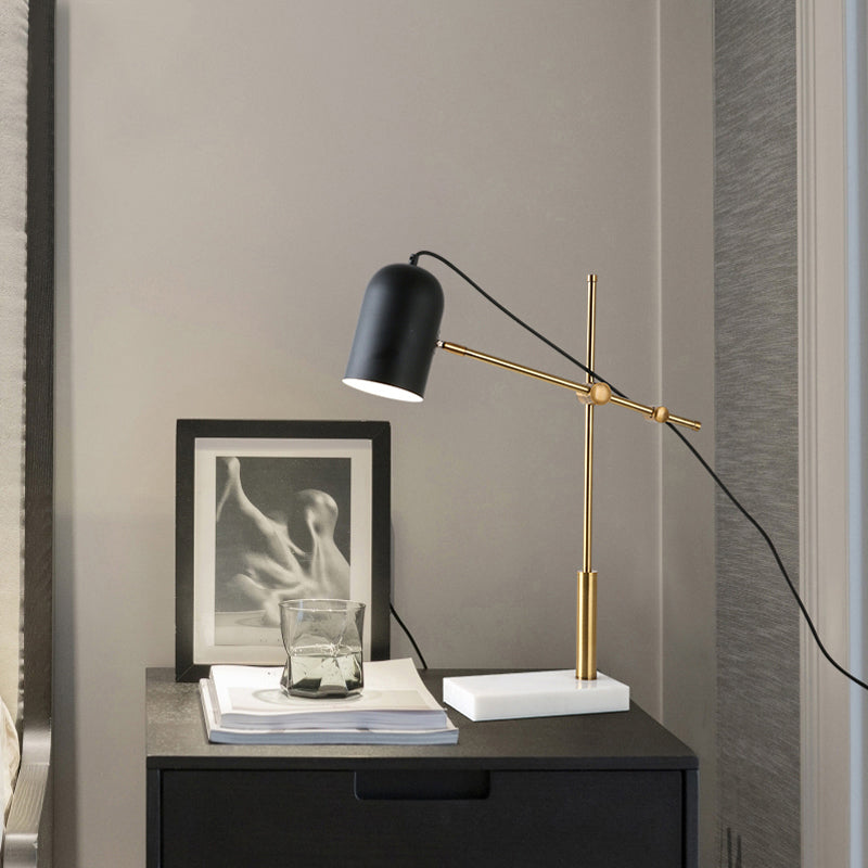 Lampada da scrivania a 1 lampadina elegante moderna con tonalità in metallo e braccio di braccio nero di lettura a cupola Light per letto