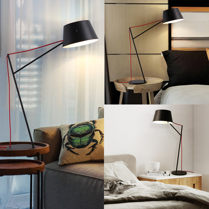 Lampada da scrivania in stile moderno a 1 luce con paralume metallico con finitura nera Lampada da lettura affusolata per soggiorno