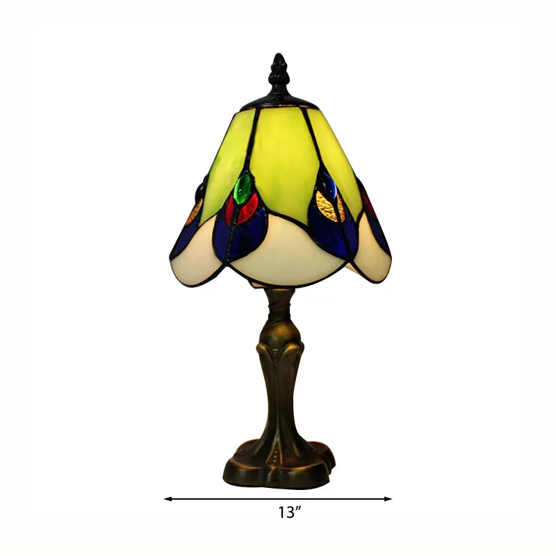 Luce da tavolo cono in vetro colorato con base in metallo e gemma/mobile della coda uva/pavone 1 illuminazione da tavolo tiffany per letto