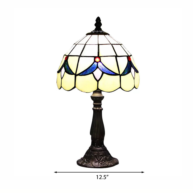 Lampe de table à floral avec dôme en verre taché de vitrail rustique éclairage en beige pour la lecture