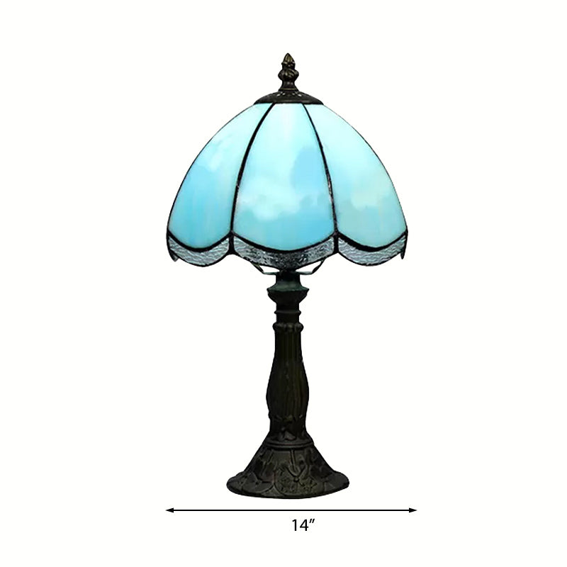 Traditional Scalloped Table Lighting 1 Light Stained Glass Indoor Lighting Fixture in Blue/White