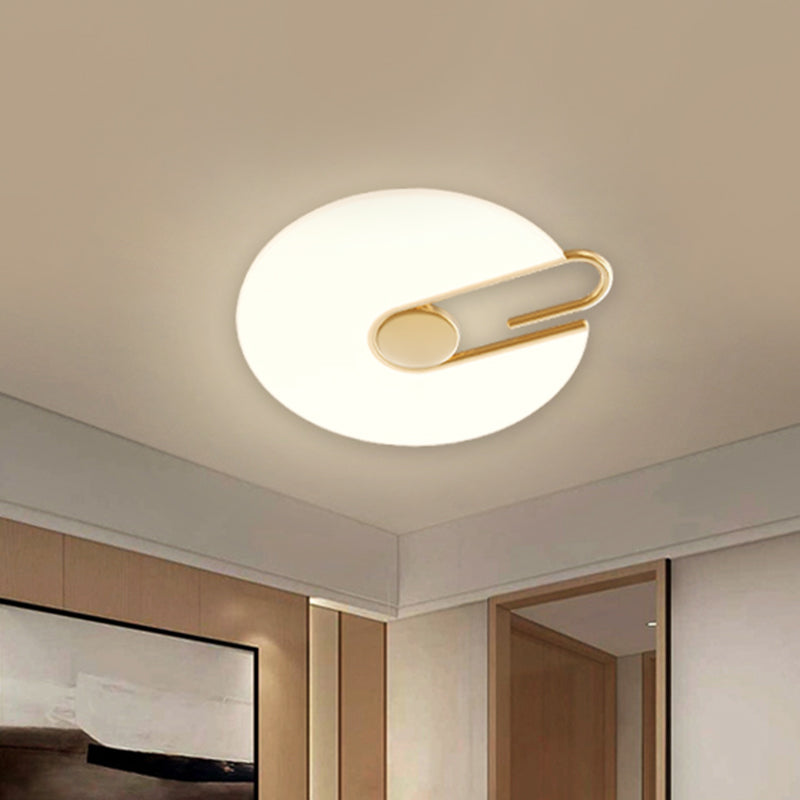 Minimalist Round Flush Mount Acrylic LED Bedroom Ceiling Light Fixture in White with Metal Clip Design