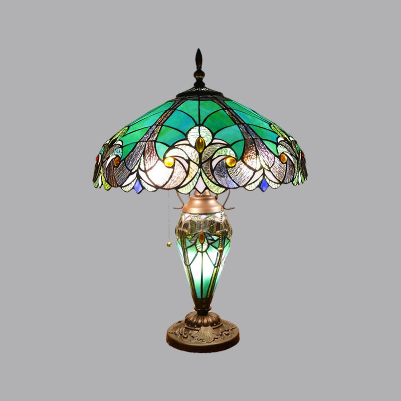VERDE 3 luces Tarea Iluminación Mediterránea Corte a mano Glass Lámpara de cúpula festoneada con base de lágrimas