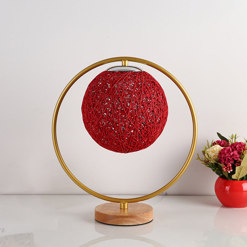 Éclairage nocturne en tissu à tête unique beige / sphère rouge