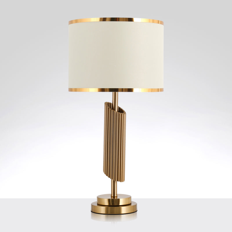 Light tavolo a botte in tessuto classico lampada notturna a 1 luce con base cilindri con taglio smusso in ottone