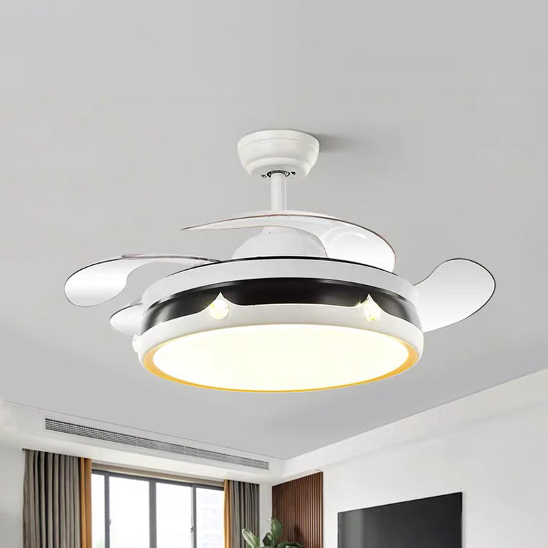 Simplicity Drum Lüfter Licht Acryl -LED -Schlafzimmer Halbflush Mount Leuchte in Weiß mit 4 Klingen, 42,5 "W.