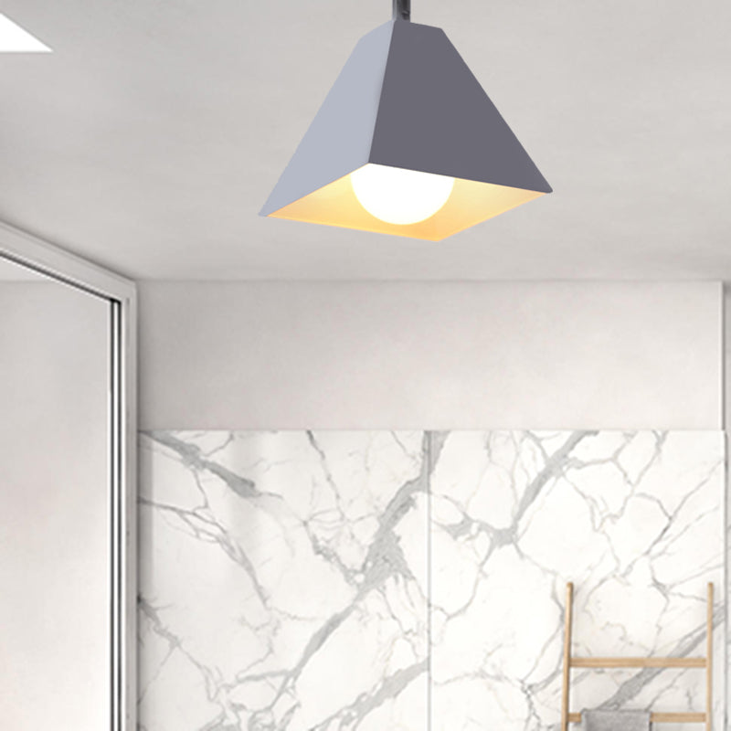 1 Craftsman Head Flush Mount Light moderne plafond en métal élégant pour la boutique de tissu de bureau