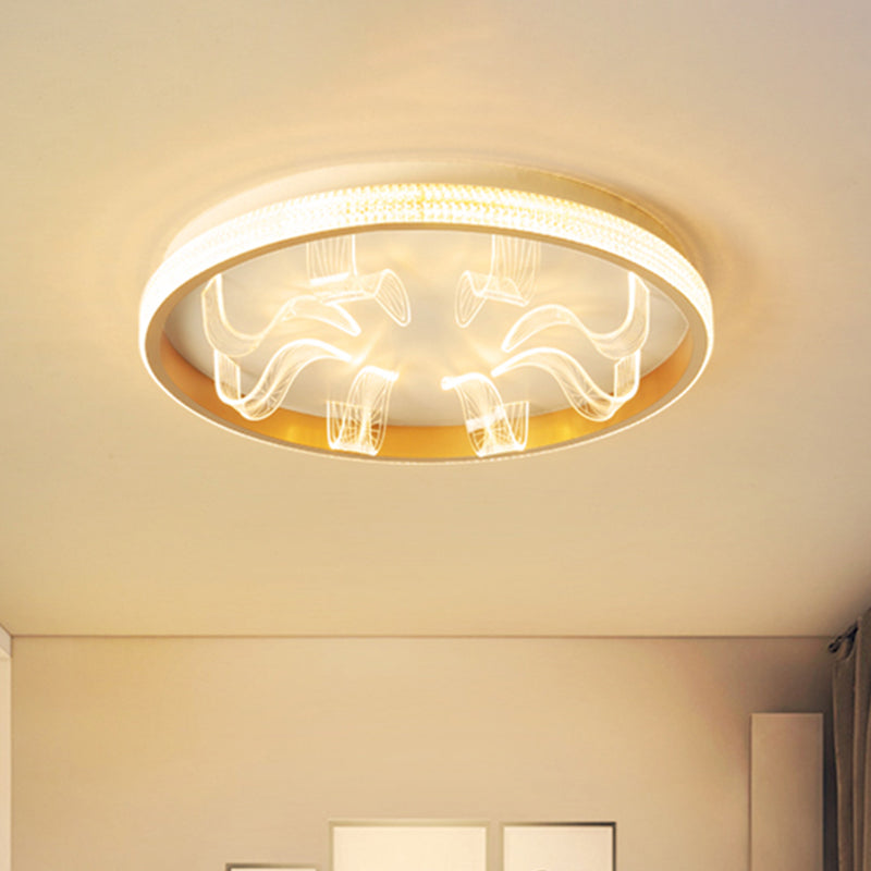 Nordic Circular Flush Ceiling Light Metallic LED Bedroom Flush Mount in Gold, Warm/White Light