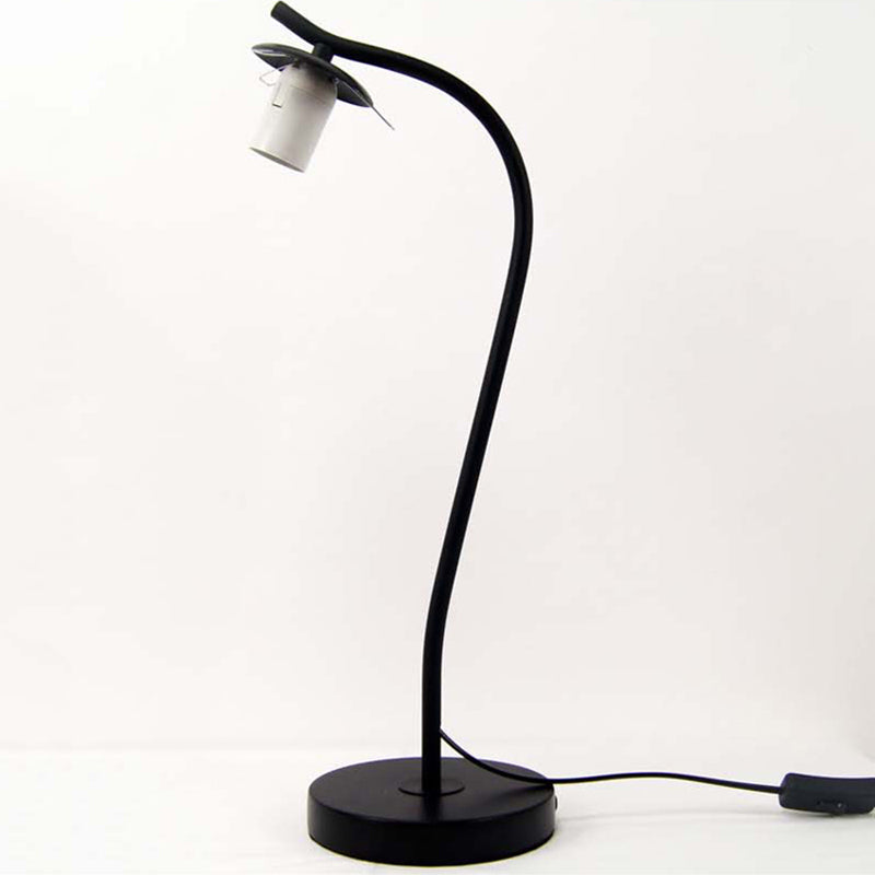 Lampada da tavolo fatta a mano gialla/avorio in stile campagna da tavolo a 1 luce con tonalità a sfera per camera da letto