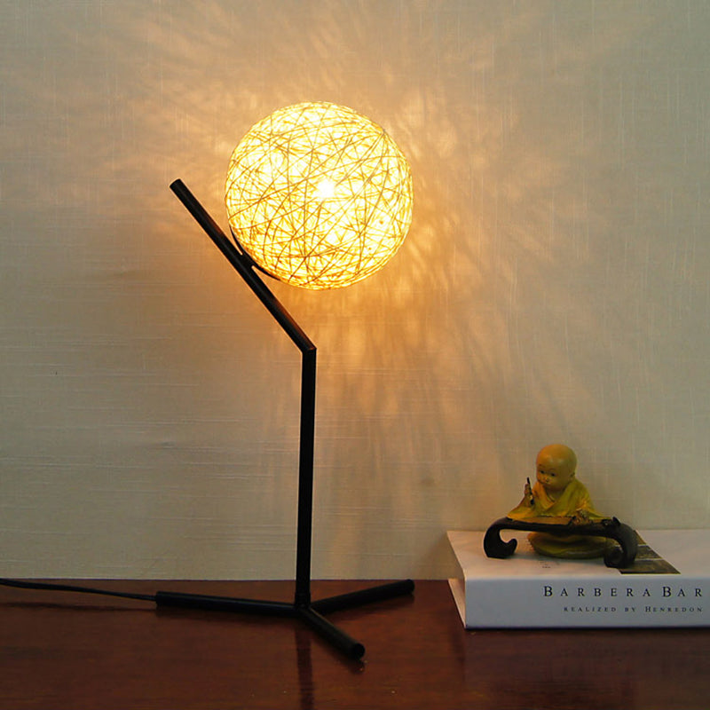 Lámpara de mesa de mesa de mesa de 1 luce estilo lodge de mano con sombra de globo en blanco