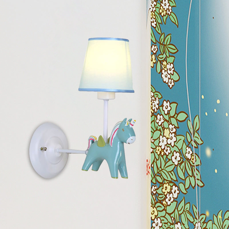 Fabric Kongwandgemonteerd licht Macaron 1 bol Wandverlichtingsideeën met Unicorn Deco in roze/blauw