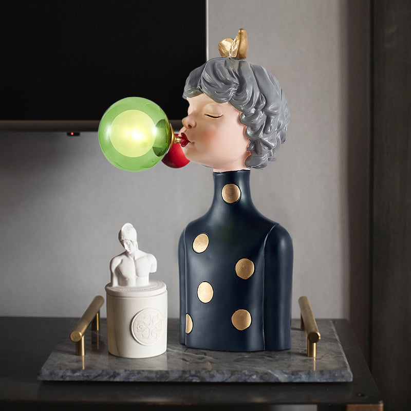 Blooking Bubble Girl Resin Desk Light Cartoon 1 lampada Nera Black Night con tonalità in vetro trasparente/blu/verde