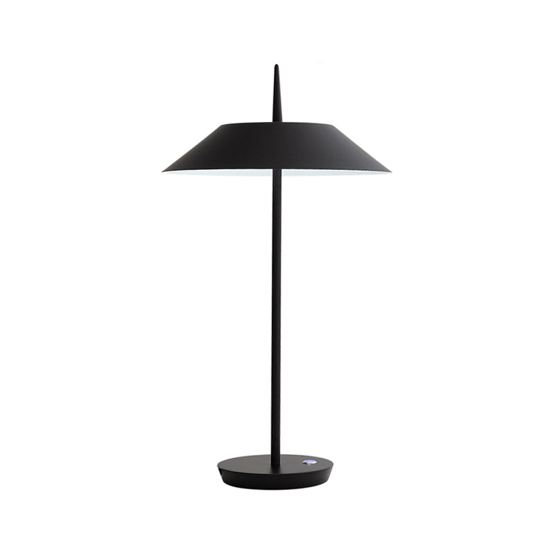 Table à cône Light Style Contemporain Metal LED Black / White / Gold Table Lampe pour le salon
