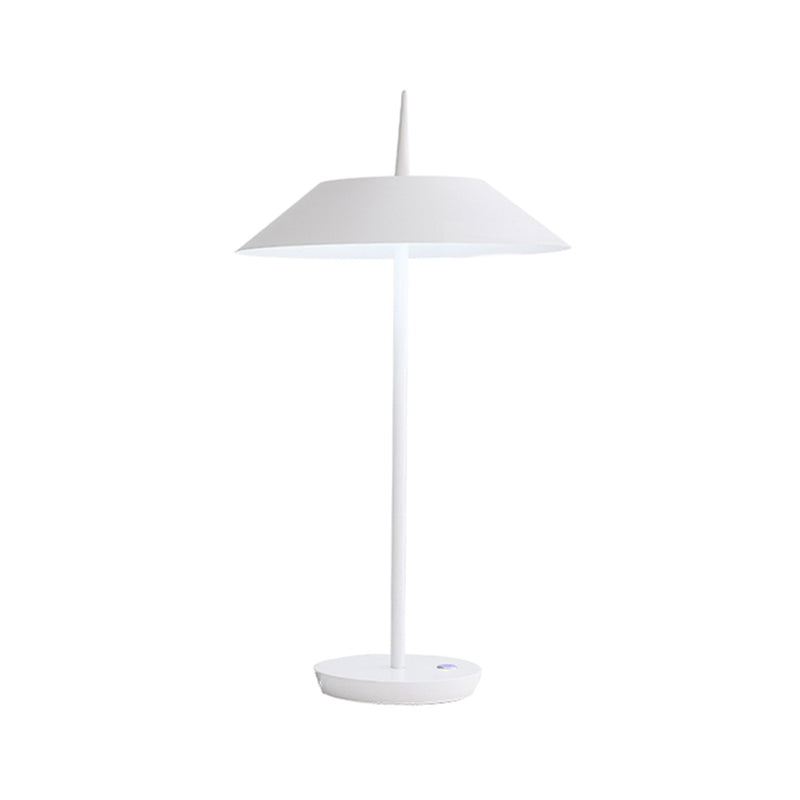 Table à cône Light Style Contemporain Metal LED Black / White / Gold Table Lampe pour le salon