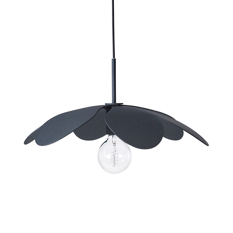 Lámpara de techo mínima de 12 "/19.5" de ancho con sombra de metal de flores 1 Luz de colgante negro/blanco ligero para sala de estar
