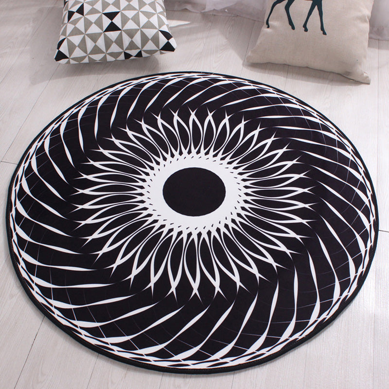 Black and White Moroccan Rug Polyester Flower Pattern Rug Pet Friendly Washable Anti-Slip Backing Carpet for Decoration
