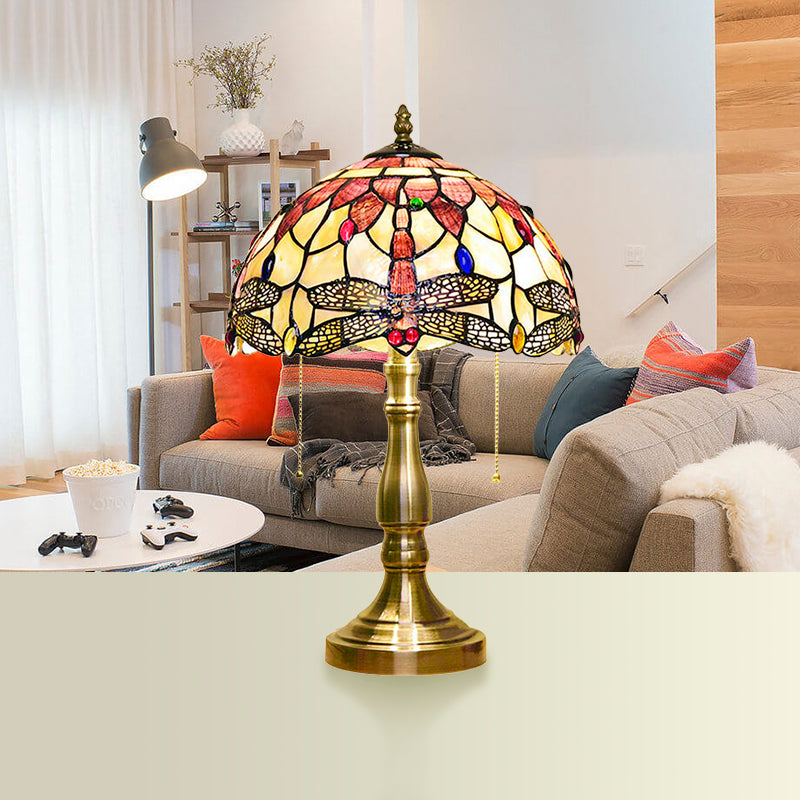 Antique Tiffany Dome Desk Light avec fleur bleue / libellule / papillon 2 lumières Table de vitrail clair pour la chambre
