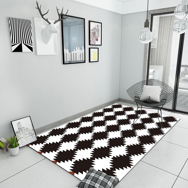 Modernist Checked Pattern Rug Black and White Polyester Rug Non-Slip Backing Washable Pet Friendly Carpet for Bedroom