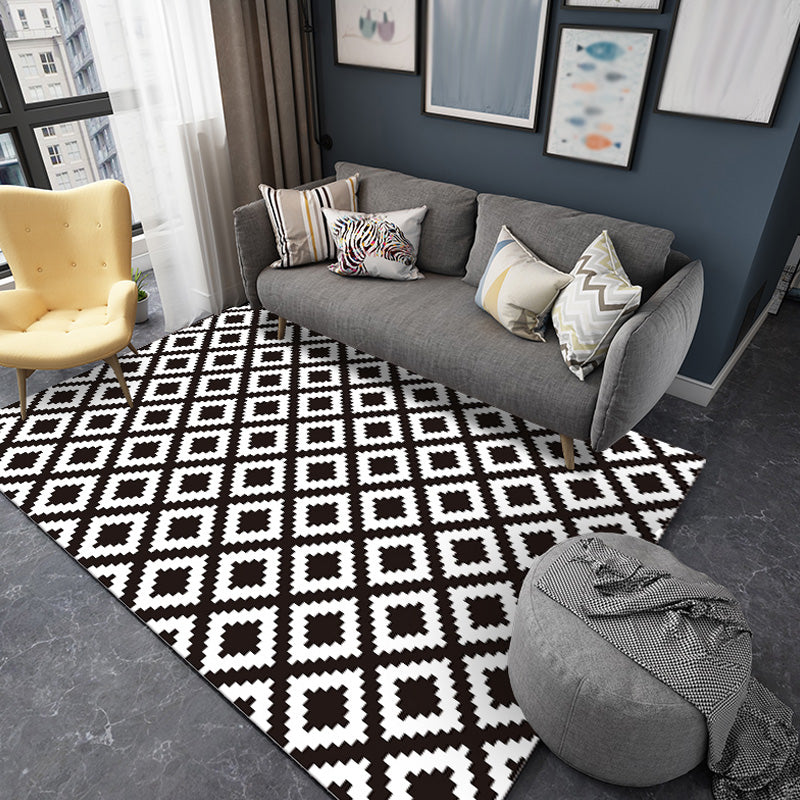 Modernist Checked Pattern Rug Black and White Polyester Rug Non-Slip Backing Washable Pet Friendly Carpet for Bedroom