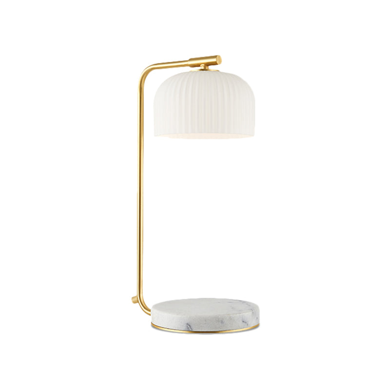 Moderno comodino a cupola leggera vetro a costola opale lampada da camera da letto a 1 luci in ottone con base in marmo