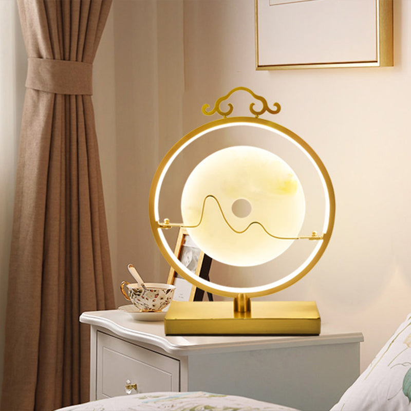 Loop Night Tischlampe Einfache Metall 11 "/12" W LED Schlafzimmer Nachtbeleuchtung in Messing mit runden Jade -Deko